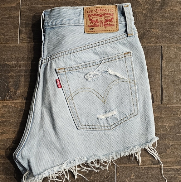 Levi's 501 Women's Jean Shorts sz 28 - Picture 6 of 7